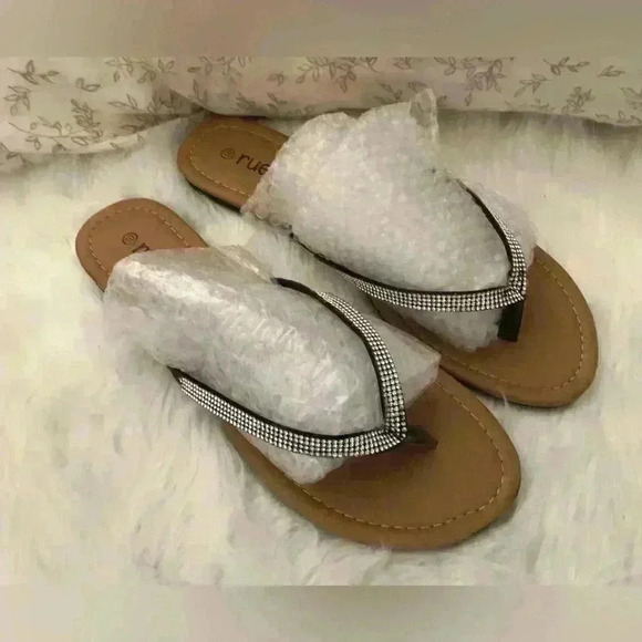 RUE21 basic silver glitter sandals flipflops Women 10 - Picture 2 of 6